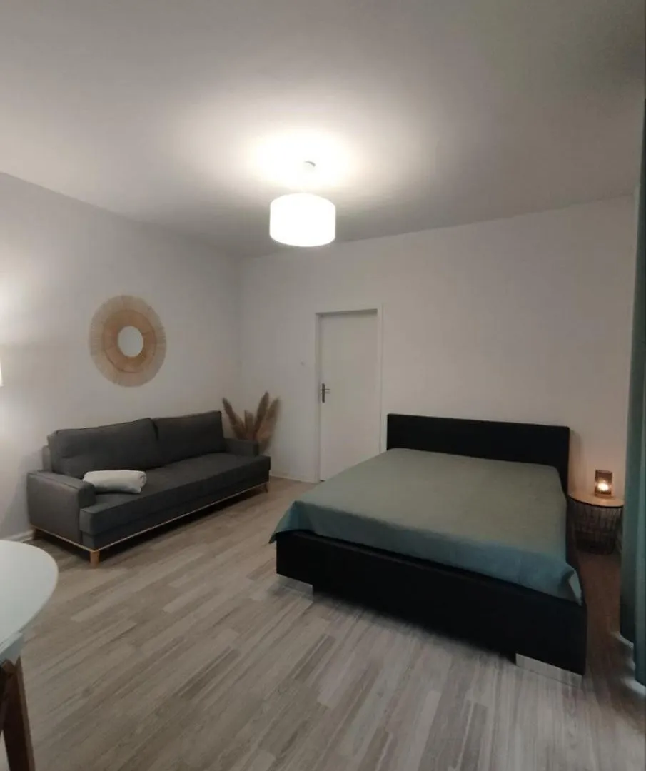 Przestronne Pokoje W Domu Prywatnym Ze Wspolna Lazienka Prywatnosc I Komfort Wroclaw Bed & Breakfast