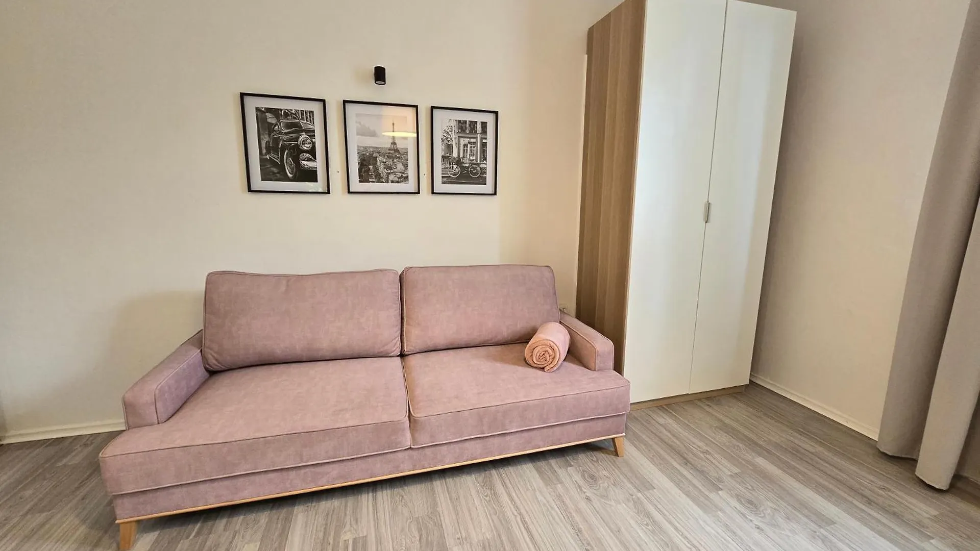 Bed & Breakfast Przestronne Pokoje W Domu Prywatnym Ze Wspolna Lazienka Prywatnosc I Komfort Wroclaw