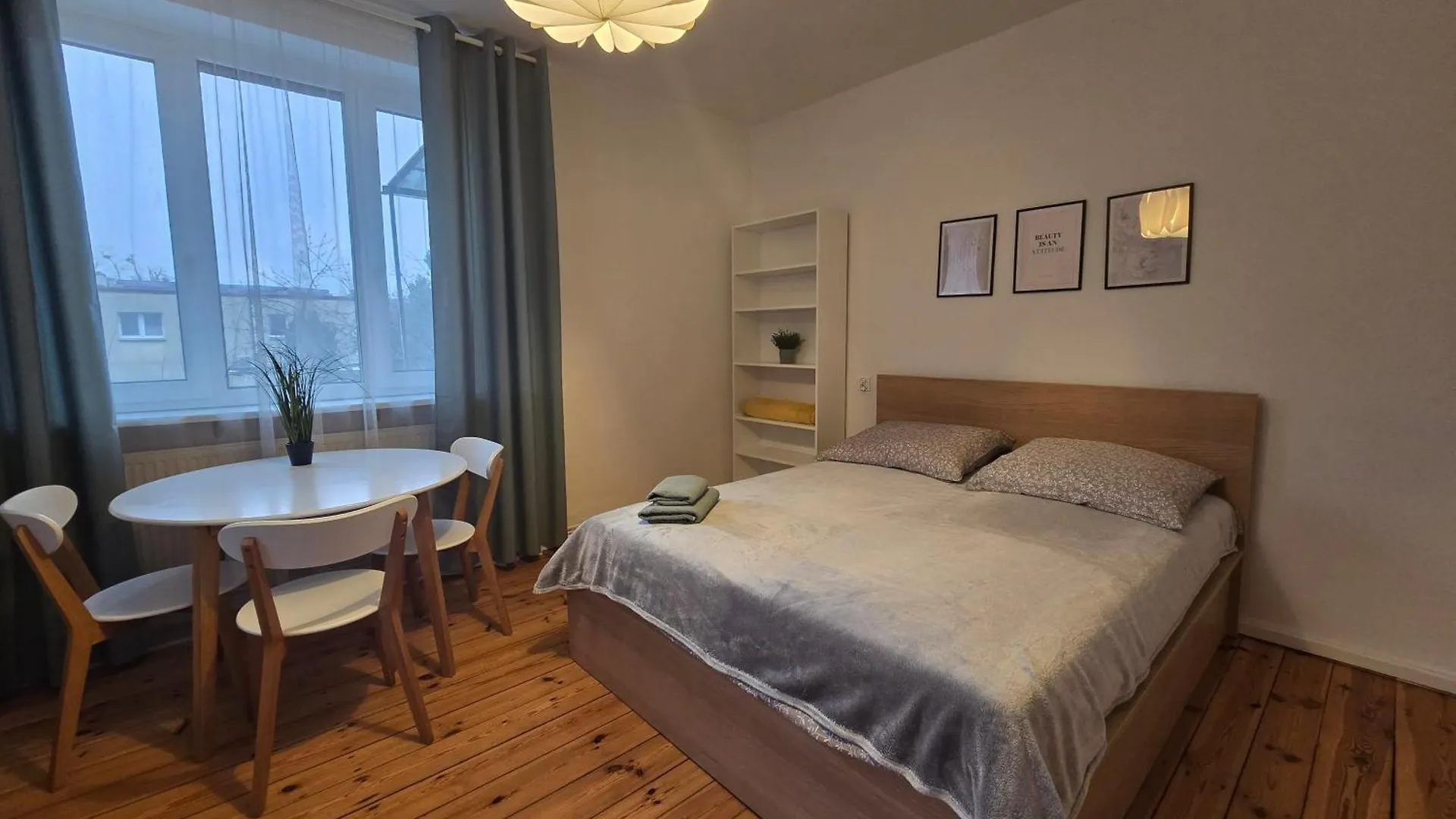 Bed & Breakfast Przestronne Pokoje W Domu Prywatnym Ze Wspolna Lazienka Prywatnosc I Komfort Wroclaw Poland