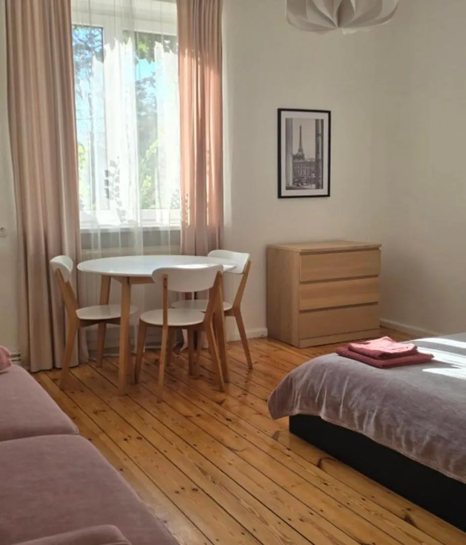Bed & Breakfast Przestronne Pokoje W Domu Prywatnym Ze Wspolna Lazienka Prywatnosc I Komfort Wroclaw